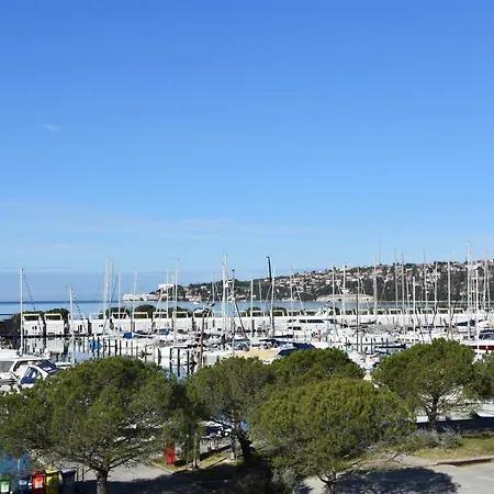 Daire Marina Residence Apartma Burin *